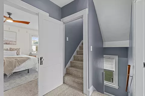 Entry Way - 327 E Mithoff St, Columbus, OH 43206 photo 5 of 6