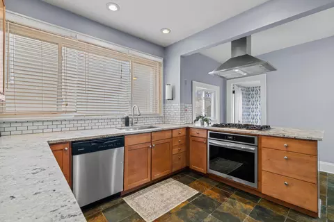 Kitchen - 327 E Mithoff St, Columbus, OH 43206 photo 2 of 6