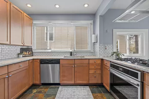 Kitchen - 327 E Mithoff St, Columbus, OH 43206 photo 1 of 6