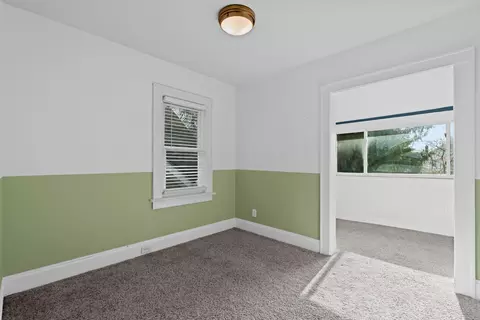 Bedroom - 327 E Mithoff St, Columbus, OH 43206 photo 6 of 8