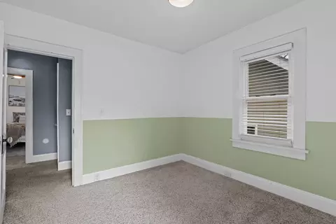 Bedroom - 327 E Mithoff St, Columbus, OH 43206 photo 4 of 8