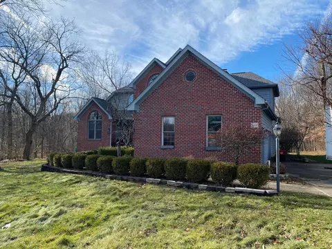3420 Pine Ridge Dr, Lewis Center, OH 43035