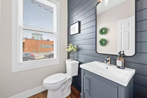 Bath - 47 E 4th Ave, Columbus, OH 43201 photo 1 of 3