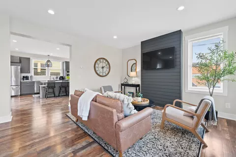 Living - 47 E 4th Ave, Columbus, OH 43201 photo 3 of 3