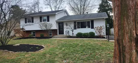 341 Canyon Dr N, Columbus, OH 43214