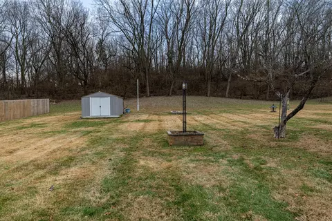 Exterior - 2817 Hillside Ave, Springfield, OH 45503 photo 6 of 8