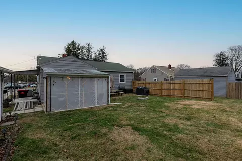 Exterior - 2817 Hillside Ave, Springfield, OH 45503 photo 3 of 8