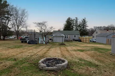 Exterior - 2817 Hillside Ave, Springfield, OH 45503 photo 7 of 8
