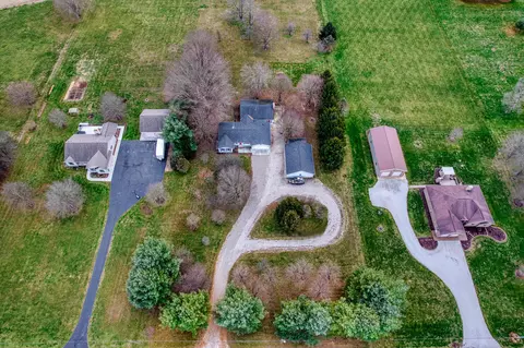 5400 Chestnut Hills Rd NE, Newark, OH 43055