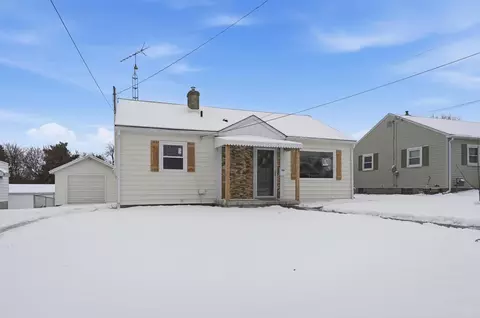 Exterior - 1014 Beacon St, Springfield, OH 45505 photo 3 of 9