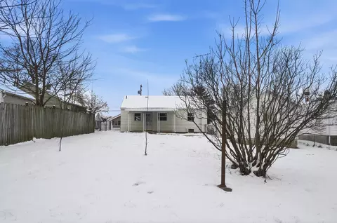 Exterior - 1014 Beacon St, Springfield, OH 45505 photo 5 of 9