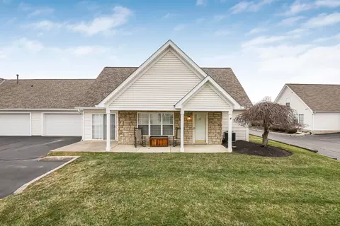 7904 Meadowlark Ln S, Reynoldsburg, OH 43068