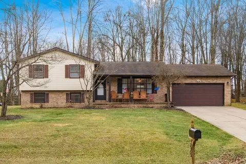 225 Carryback Dr SW, Pataskala, OH 43062