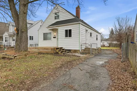 2288 Hiawatha Park Dr, Columbus, OH 43211