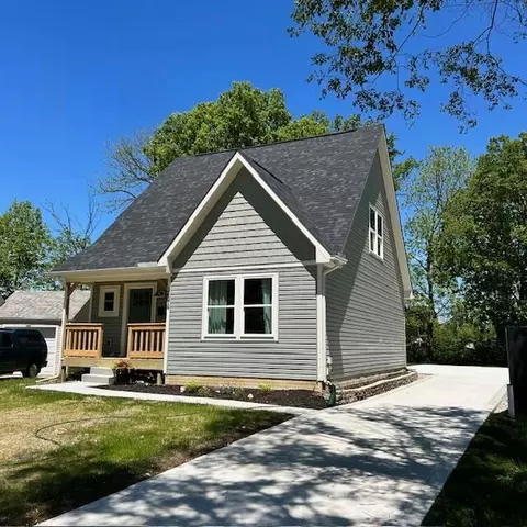 2574 Renwood Pl, Columbus, OH 43211