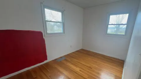 Bedroom - 1011 Mount Joy St, Springfield, OH 45505 photo 2 of 2