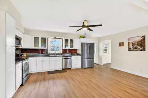 Kitchen - 573 Dunkle Rd, Circleville, OH 43113 photo 3 of 3