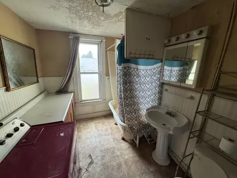 Bath - 205 N Main St, Prospect, OH 43342 photo 1 of 4