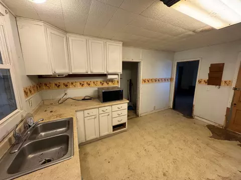 Kitchen - 205 N Main St, Prospect, OH 43342 photo 2 of 2
