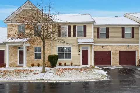 4307 Club Trail Ln #27, Grove City, OH 43123
