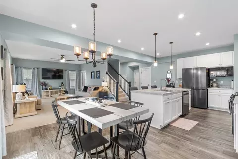 Dining - 1016 Boulder Dr, Delaware, OH 43015 photo 2 of 2