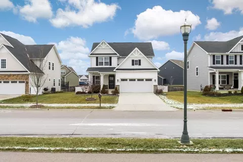 Exterior - 1016 Boulder Dr, Delaware, OH 43015 photo 2 of 9