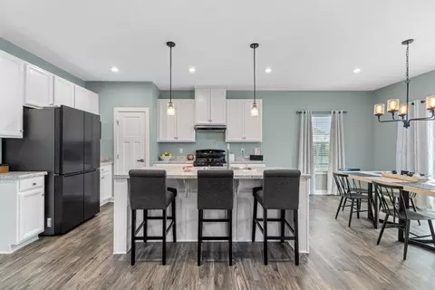 Kitchen - 1016 Boulder Dr, Delaware, OH 43015 photo 2 of 2