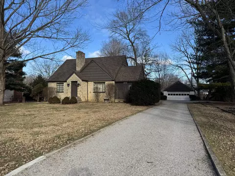 2272 Fishinger Rd, Columbus, OH 43221