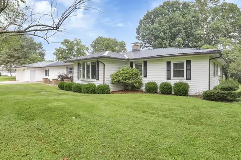 122 Wilshire Dr, Hebron, OH 43025