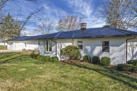 122 Wilshire Dr, Hebron, OH 43025