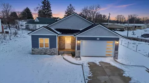 332 Wooster Rd, Mount Vernon, OH 43050
