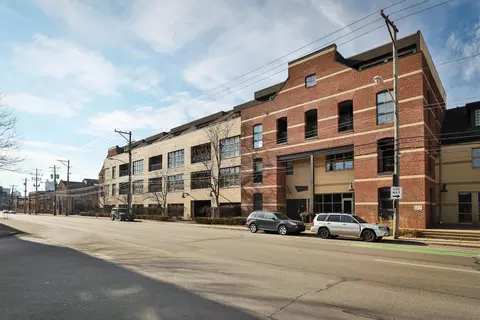 825 N 4th St #402, Columbus, OH 43215