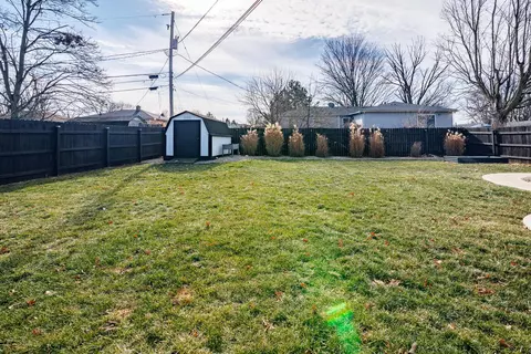 Exterior - 225 Edwards Rd, Circleville, OH 43113 photo 8 of 10