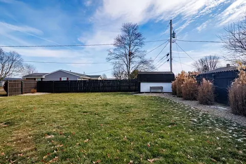 Exterior - 225 Edwards Rd, Circleville, OH 43113 photo 3 of 10
