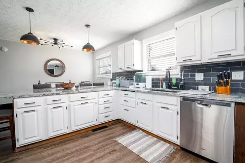 Kitchen - 225 Edwards Rd, Circleville, OH 43113 photo 5 of 5