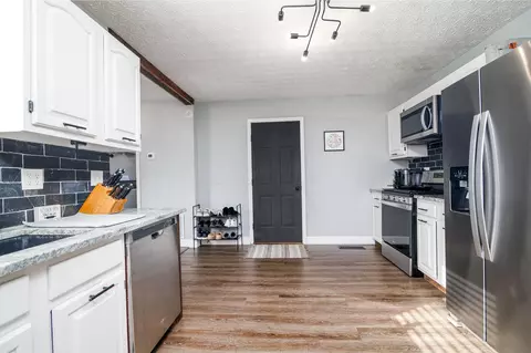 Kitchen - 225 Edwards Rd, Circleville, OH 43113 photo 2 of 5
