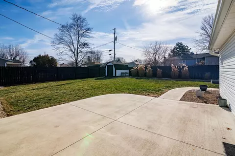 Exterior - 225 Edwards Rd, Circleville, OH 43113 photo 9 of 10