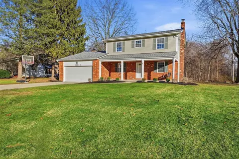 11774 Kennington Sq E, Pickerington, OH 43147