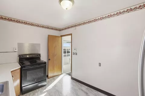 Kitchen - 317 Wayne Ave, Newark, OH 43055 photo 3 of 3