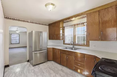 Kitchen - 317 Wayne Ave, Newark, OH 43055 photo 1 of 3