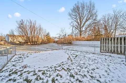 Exterior - 238 Richards Dr, Delaware, OH 43015 photo 6 of 7