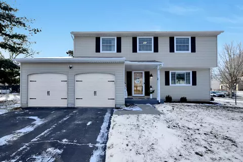 147 Spring Hollow Ln, Westerville, OH 43081