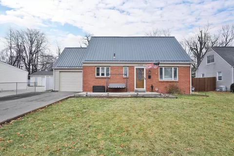 404 Old Village Rd, Columbus, OH 43228