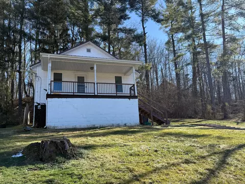 14 Hickory St, Athens, OH 45701