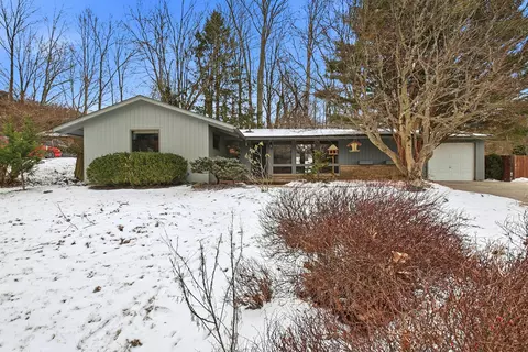 192 Sunset Dr SW, Granville, OH 43023