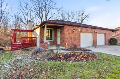 1797 Quarry Ridge Dr, Columbus, OH 43232