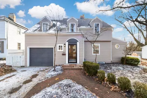 243 E Schreyer Pl, Columbus, OH 43214