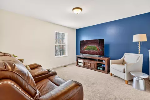 Living - 631 Rolling Acre Dr, Lithopolis, OH 43136 photo 2 of 2