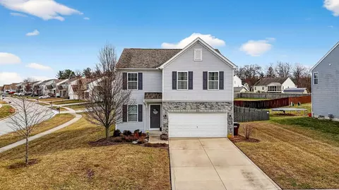 Exterior - 631 Rolling Acre Dr, Lithopolis, OH 43136 photo 9 of 10