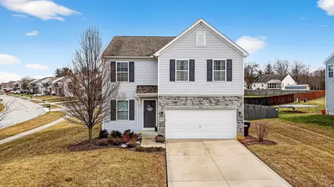 Exterior - 631 Rolling Acre Dr, Lithopolis, OH 43136 photo 3 of 10